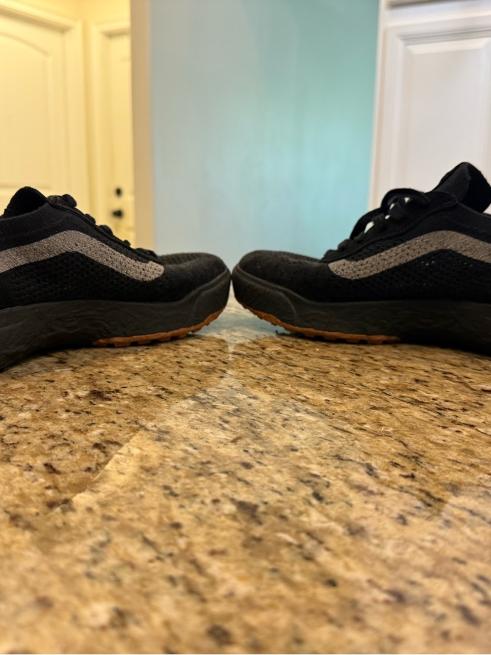 Vans UltraRange 2.0 Shoe in Black and Grey, gum colored details - Picture 3 of 6